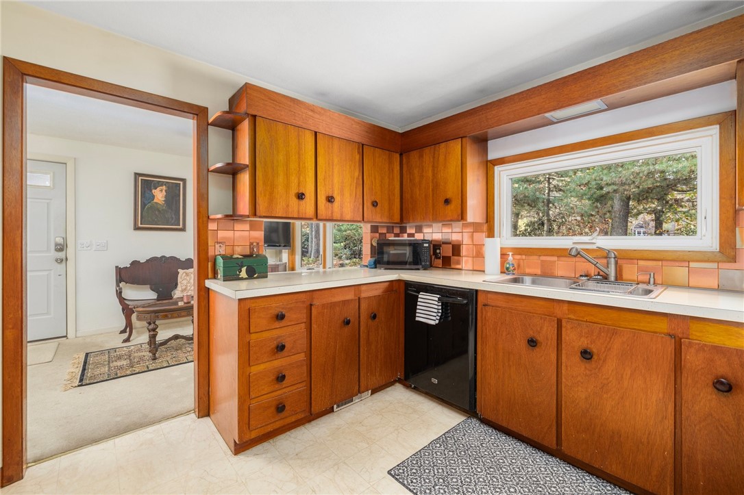 270 Boston Neck Road North Kingstown, RI 02852 - Photo 8 of 41 Gallery Image 8