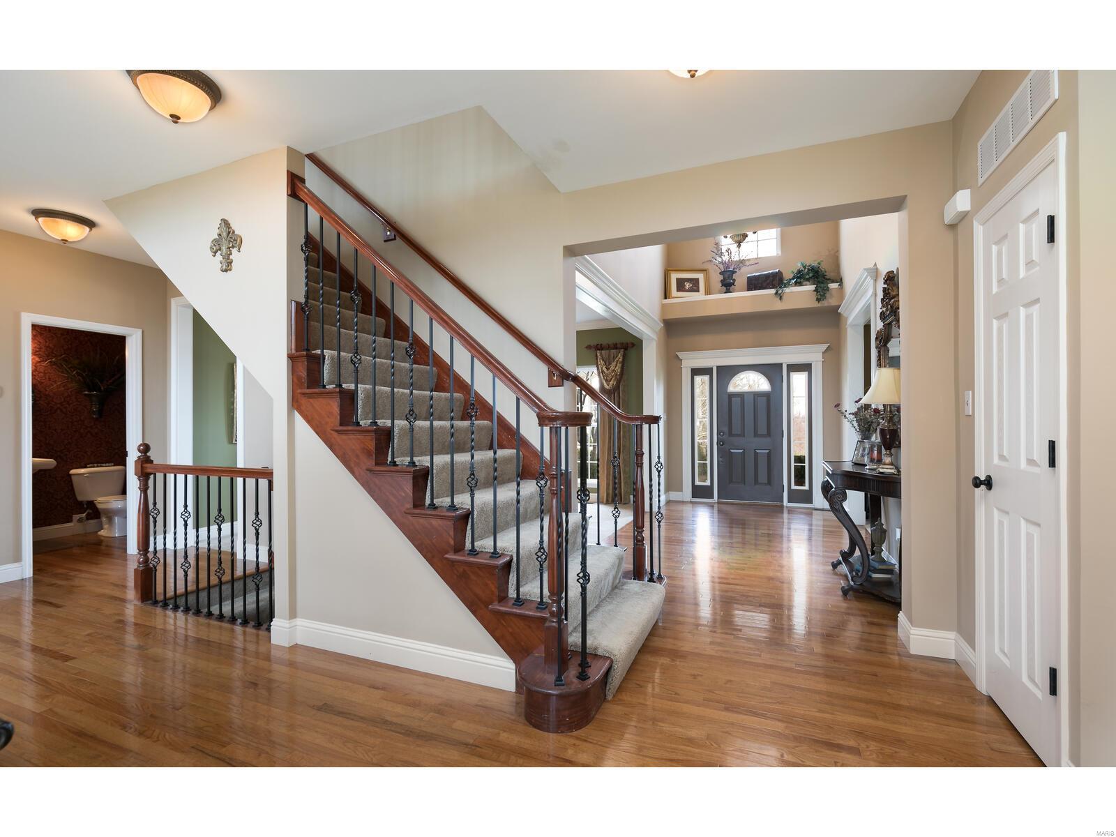 1002 Kiefer Ridge Drive Ballwin, MO 63021 - Photo 4 of 38 Gallery Image 4