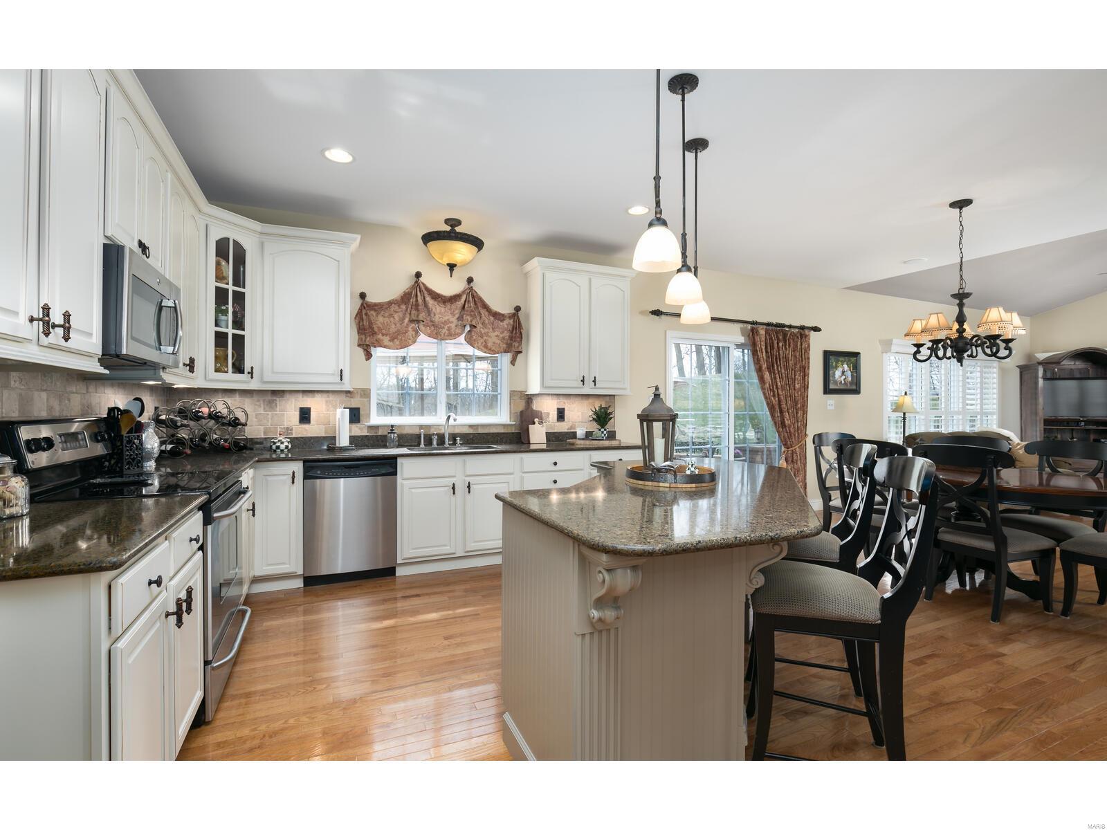 1002 Kiefer Ridge Drive Ballwin, MO 63021 - Photo 10 of 38 Gallery Image 10