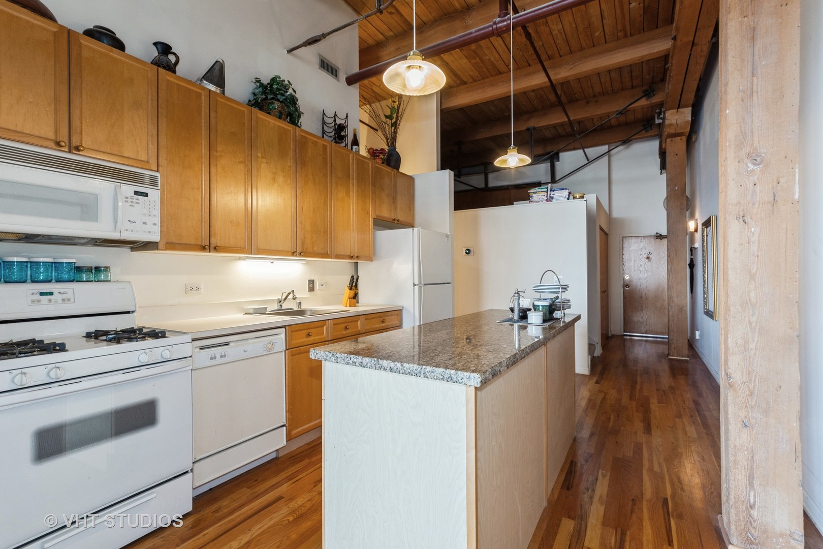 1733 West Irving Park Road, Unit 508 Chicago, IL 60613 - Photo 11 of 23 Gallery Image 11