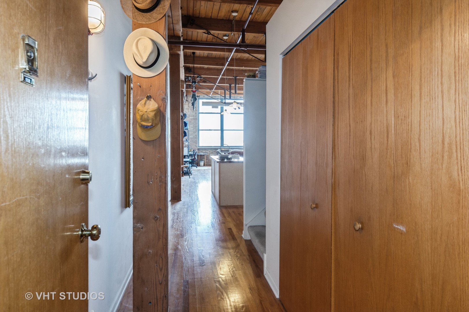 1733 West Irving Park Road, Unit 508 Chicago, IL 60613 - Photo 3 of 23 Gallery Image 3
