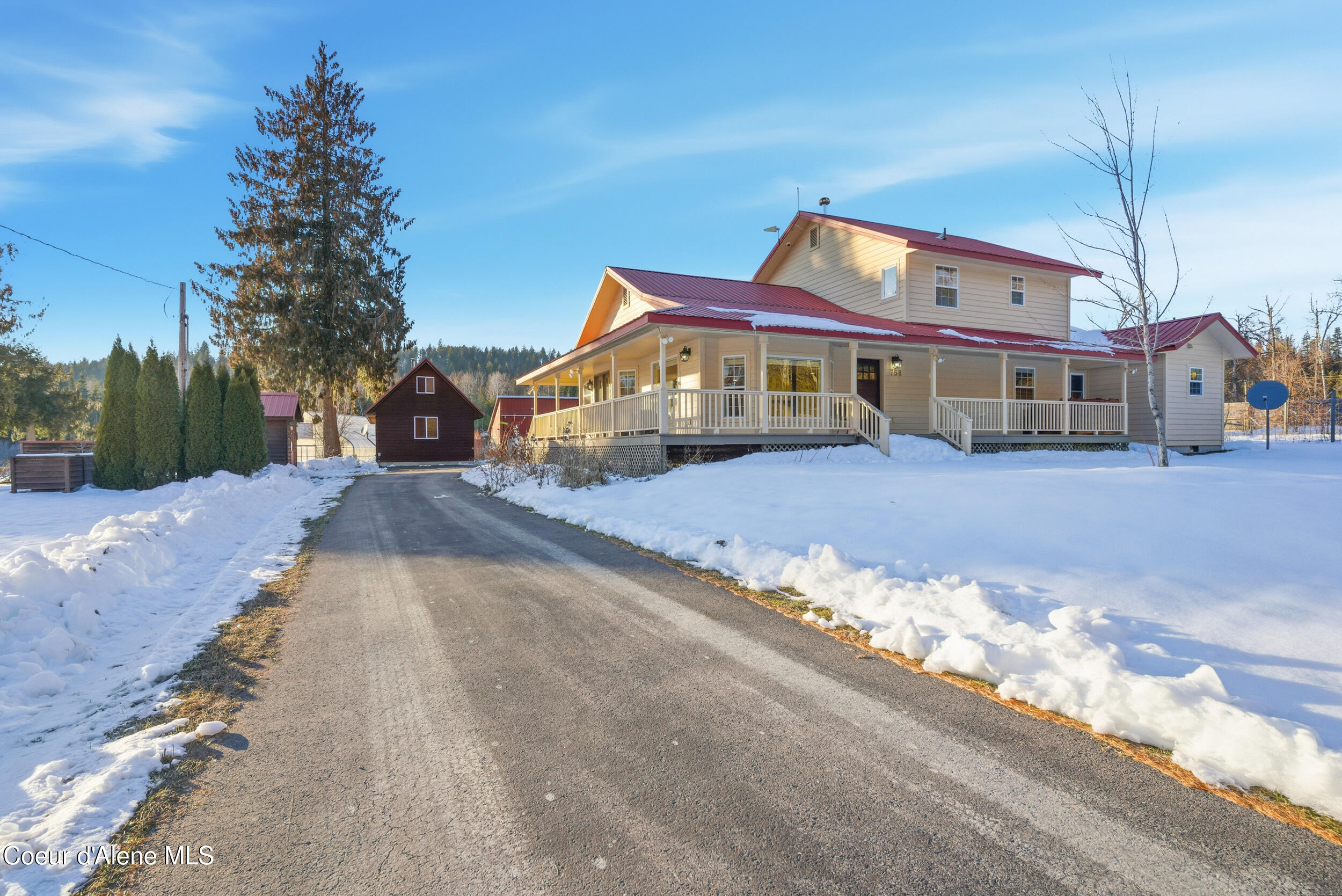 758 Meadowood Rd, Sandpoint