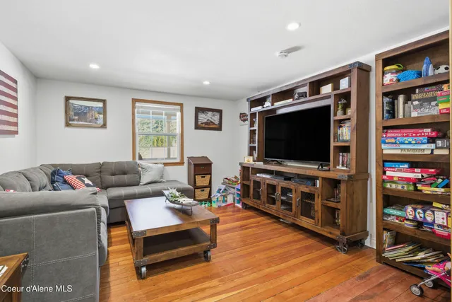 $1,395,000 | 758 Meadowood Road, Sandpoint, ID 83864