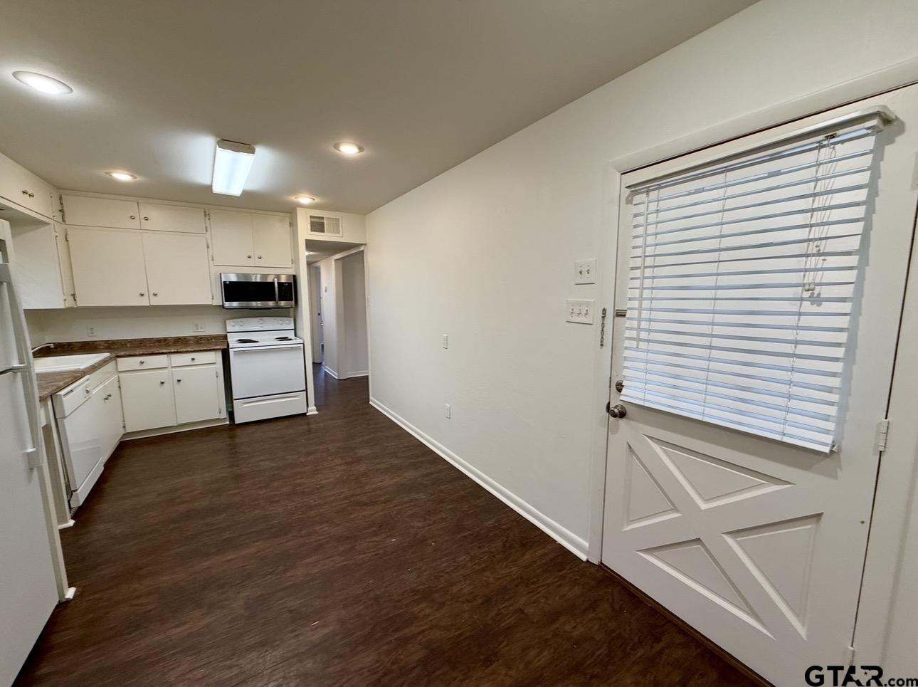 2916 Crestview Avenue Tyler, TX 75701 - Photo 8 of 16