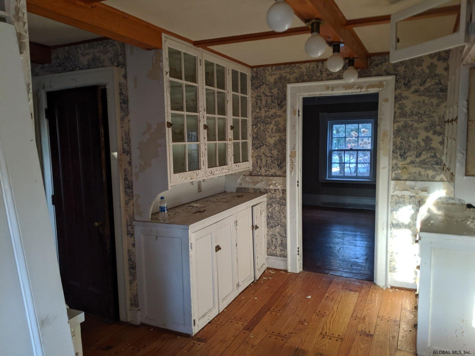 10 Westover Road Troy, NY 12180 - Photo 6 of 37 Photo 6
