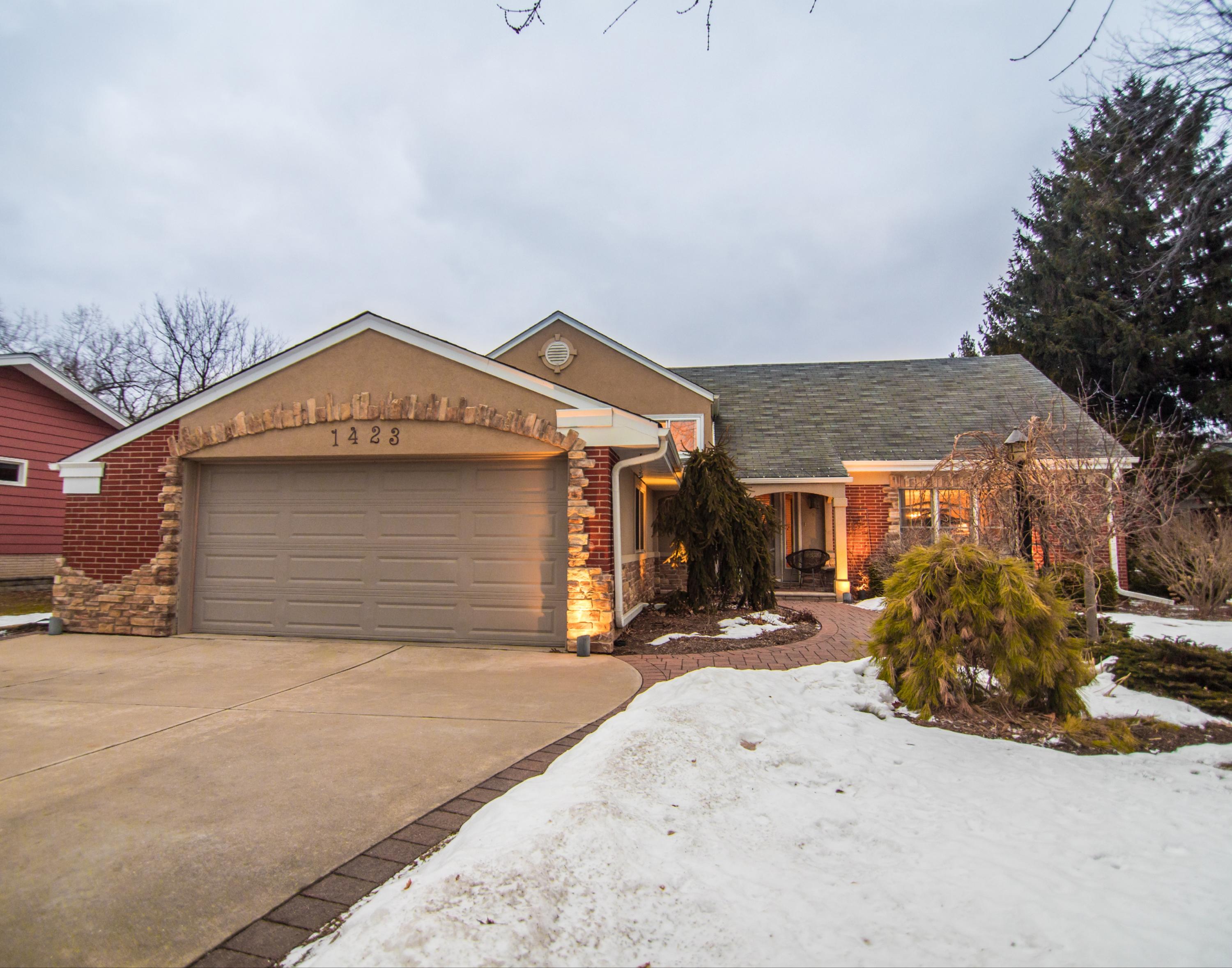 1423 Hickory Way Racine, WI 53406 - Photo 1 of 1 Front