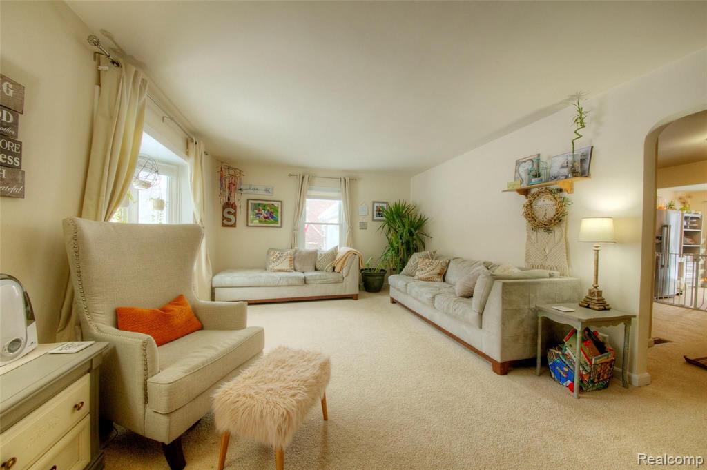 133 Riddle Street Howell, MI 48843 - Photo 4 of 53