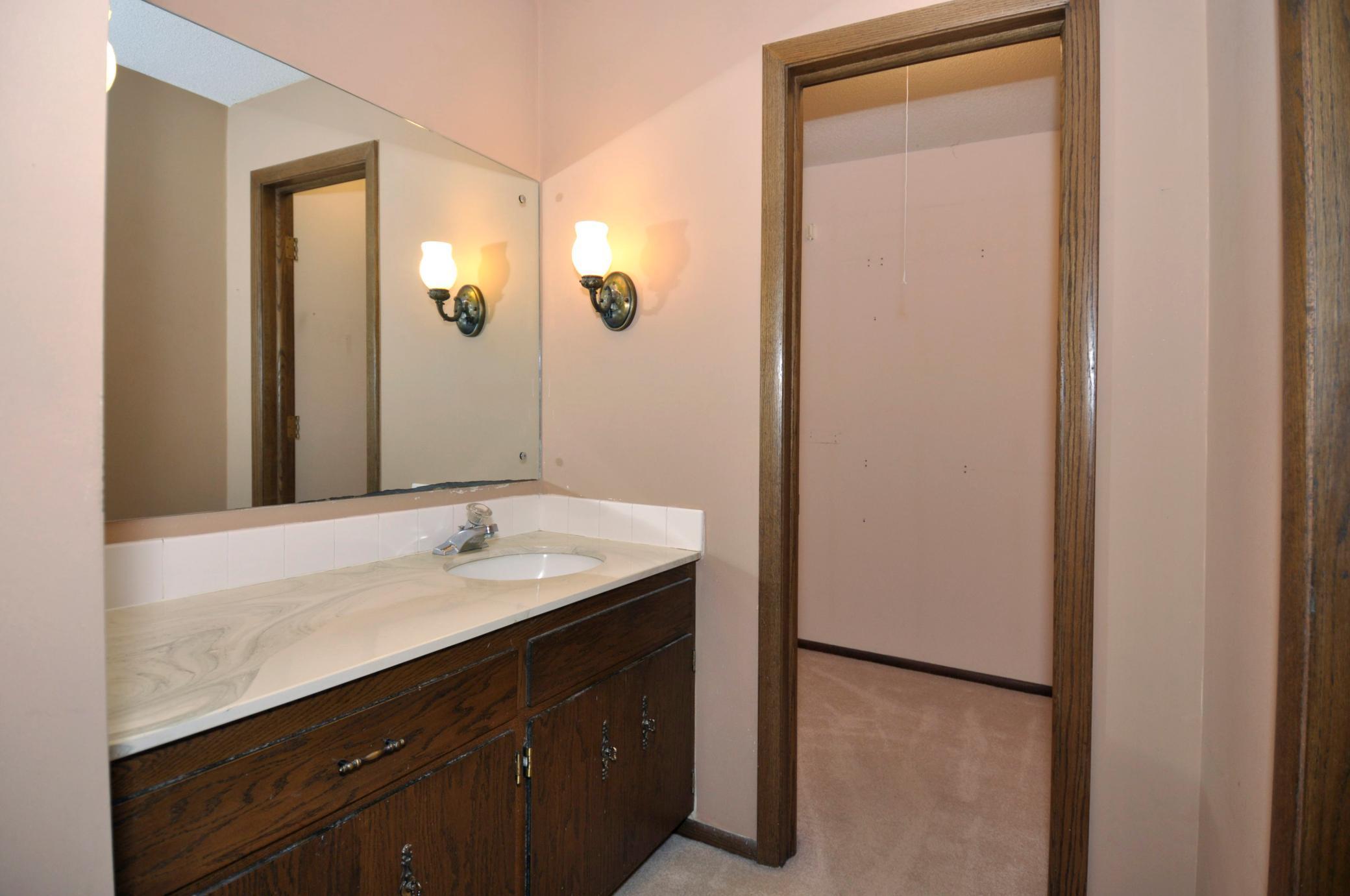 7138 Valley View Road Edina, MN 55439 - Photo 16 of 19