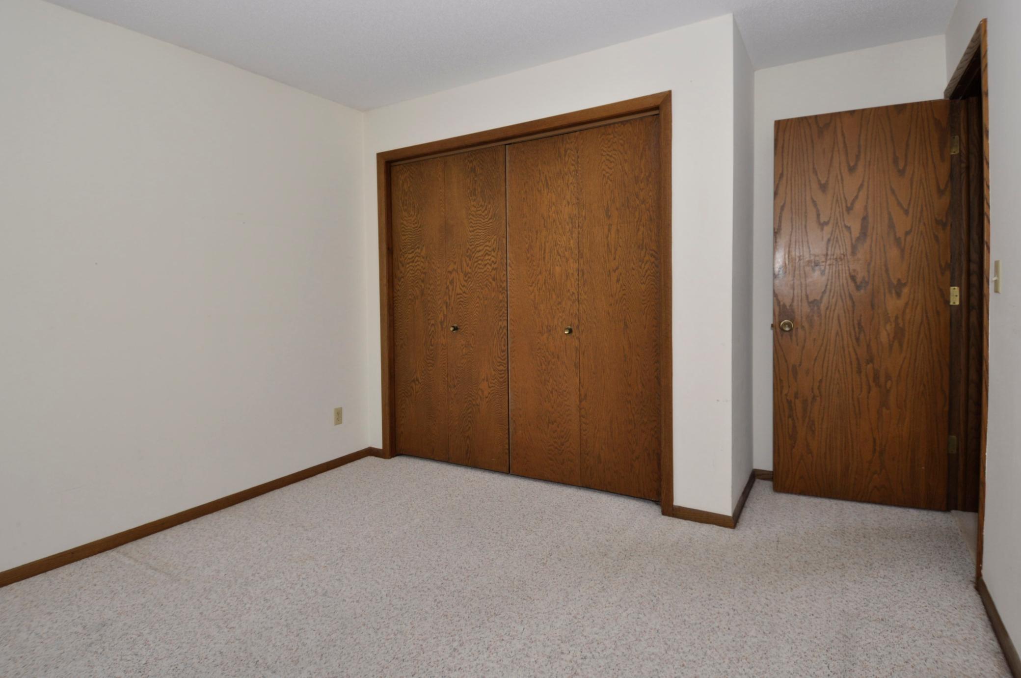 7138 Valley View Road Edina, MN 55439 - Photo 18 of 19