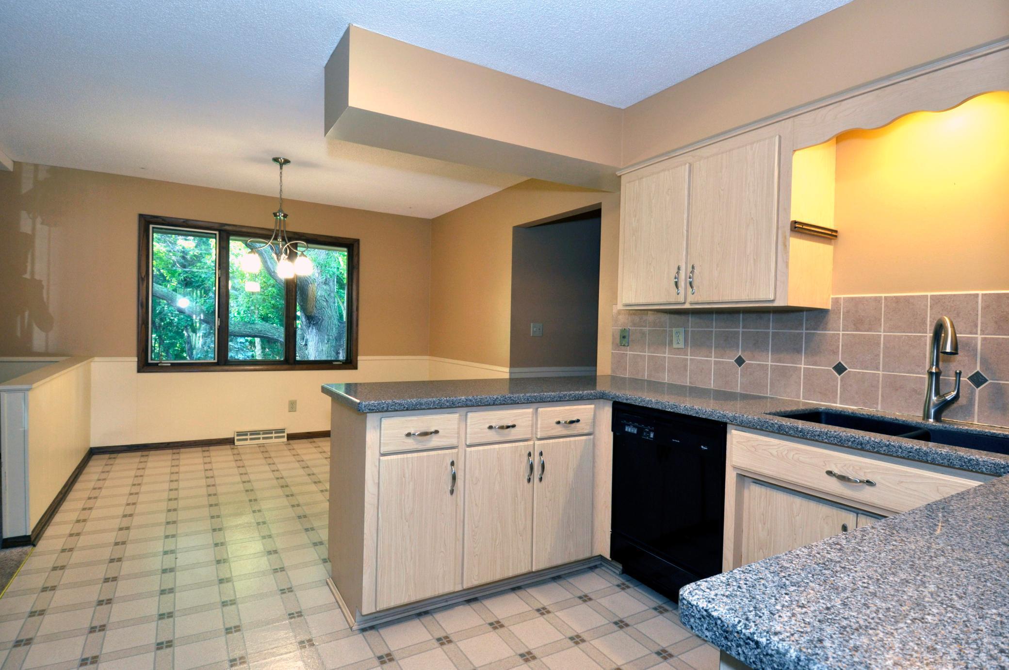 7138 Valley View Road Edina, MN 55439 - Photo 9 of 19