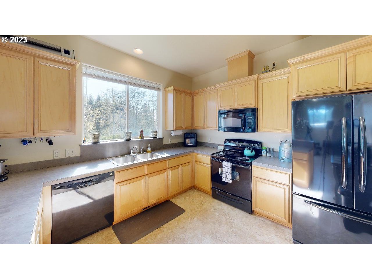 99206 Winchuck River Road Brookings, OR 97415 - Photo 11 of 30 Kitchen
