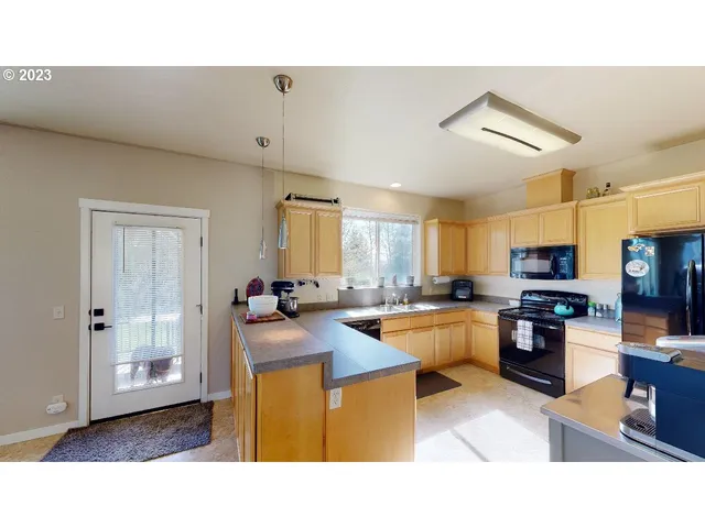 a picture of a living room filled with furniture