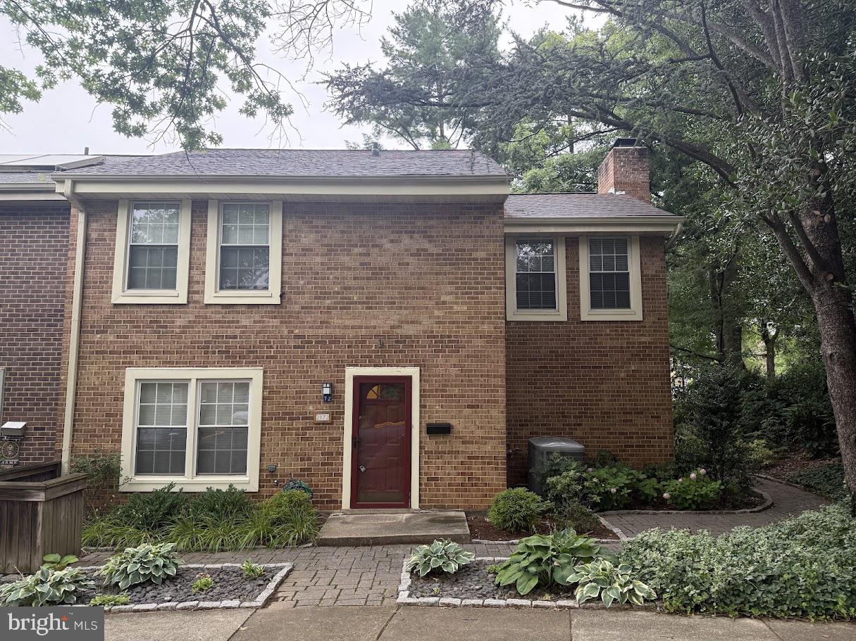 2172 Golf Course Drive Reston, VA 20191 - Photo 2 of 4