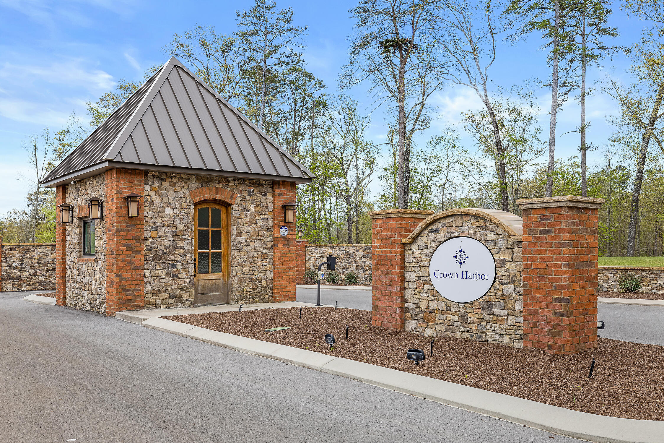 140 Portside Way Jasper, TN 37347 - Photo 2 of 43 20240405165640111194000000-o