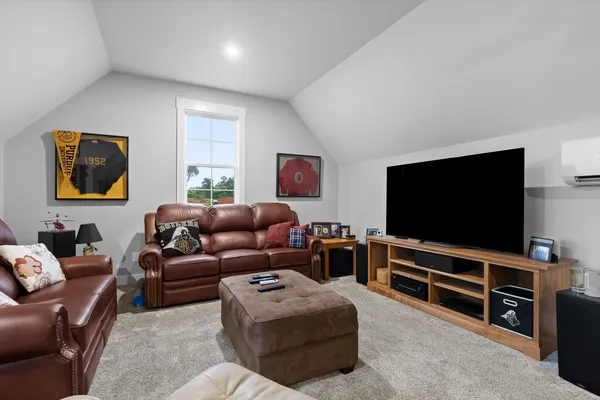 $735,000 | 140 Portside Way, Jasper, TN 37347