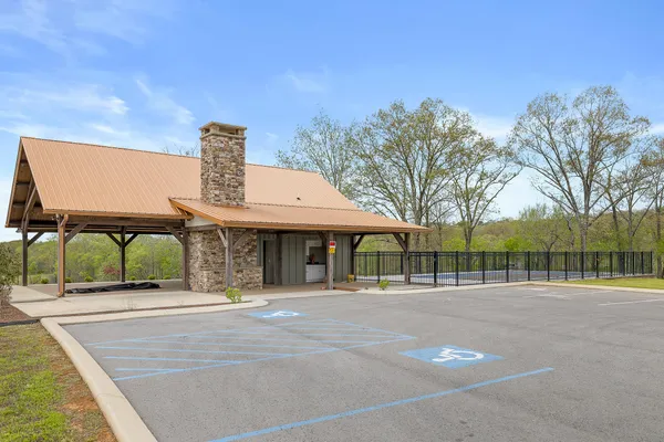 $735,000 | 140 Portside Way, Jasper, TN 37347