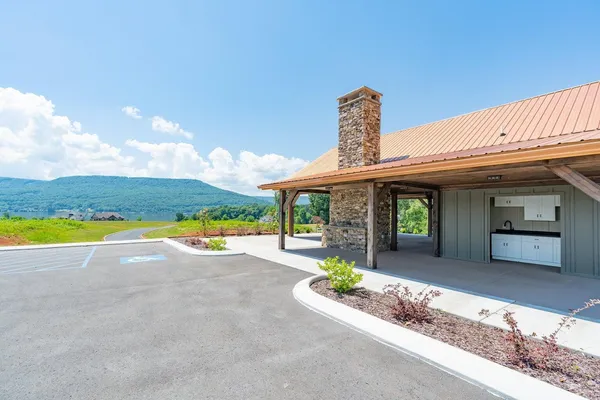 $735,000 | 140 Portside Way, Jasper, TN 37347