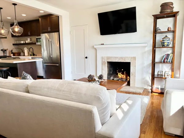 $8,500 | 106 West Islay Street, Santa Barbara, CA 93101