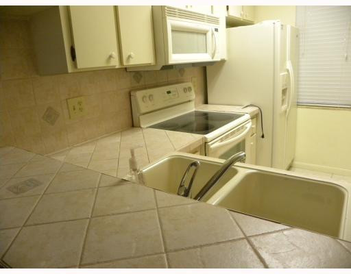 9835 Three Lakes Circle, Unit 1A Boca Raton, FL 33428 - Photo 4 of 12 Photo 4