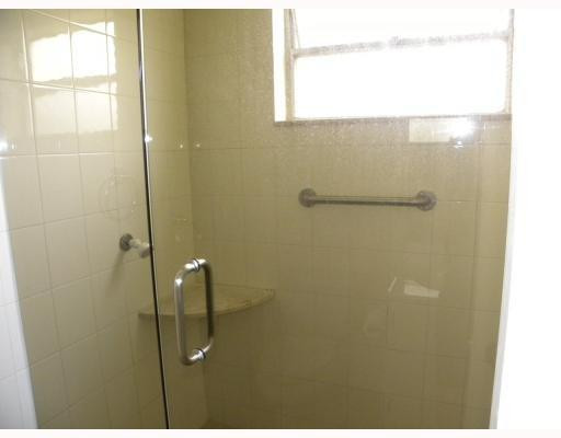 9835 Three Lakes Circle, Unit 1A Boca Raton, FL 33428 - Photo 7 of 12 Photo 7