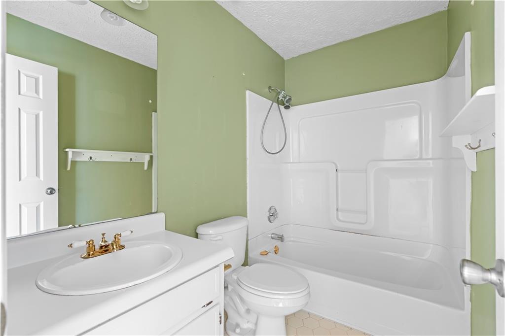 2250 Ridge Forest Drive Grayson, GA 30017 - Photo 16 of 44