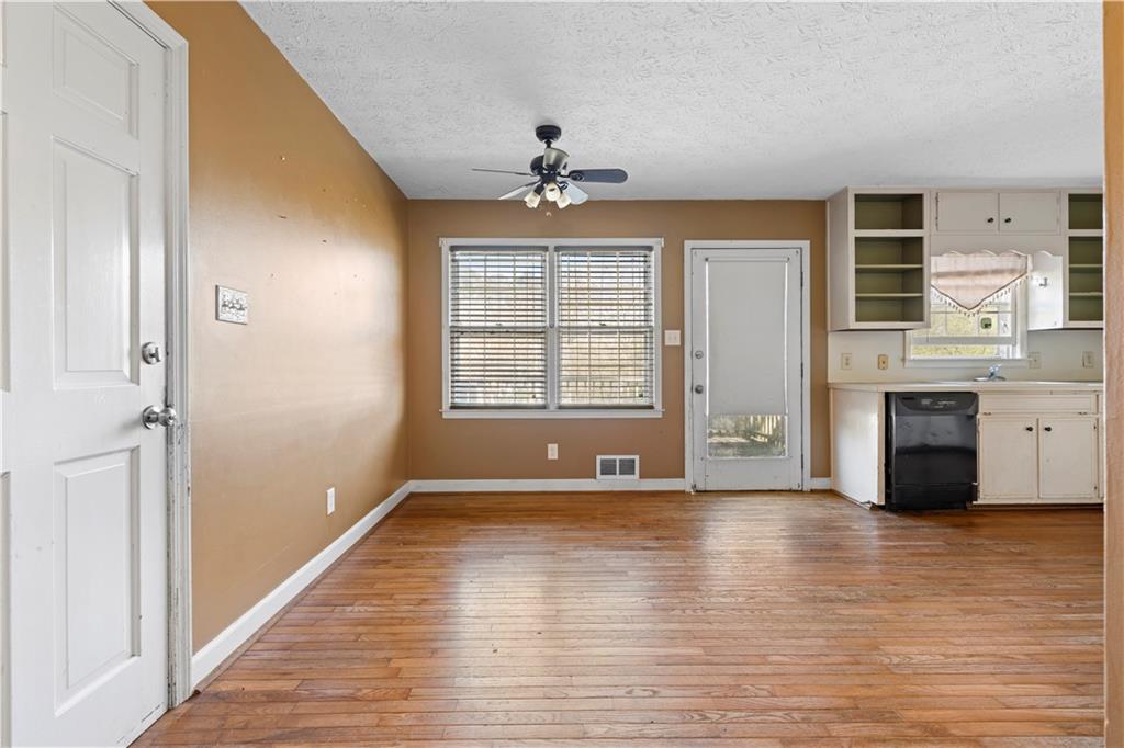 2250 Ridge Forest Drive Grayson, GA 30017 - Photo 9 of 44