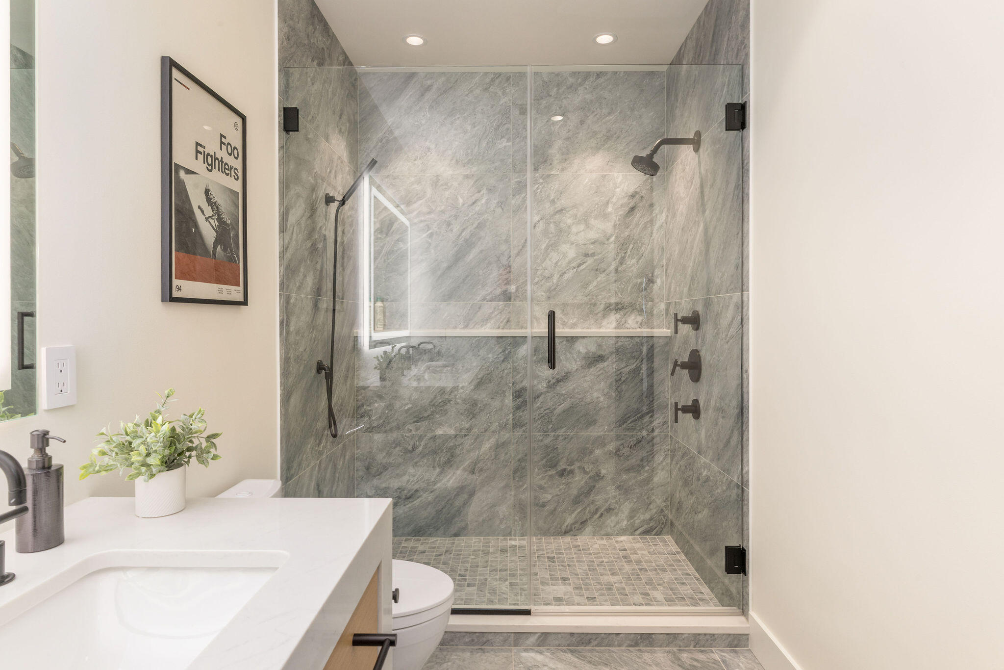 601 East Erie Street, Unit 316 Milwaukee, WI 53202 - Photo 33 of 69 12