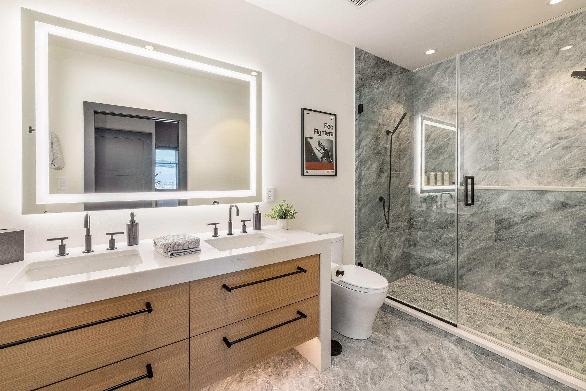 601 East Erie Street, Unit 316 Milwaukee, WI 53202 - Photo 34 of 69 11