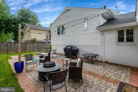 $775,000 | 7505 Hogarth Street, Springfield, VA 22151