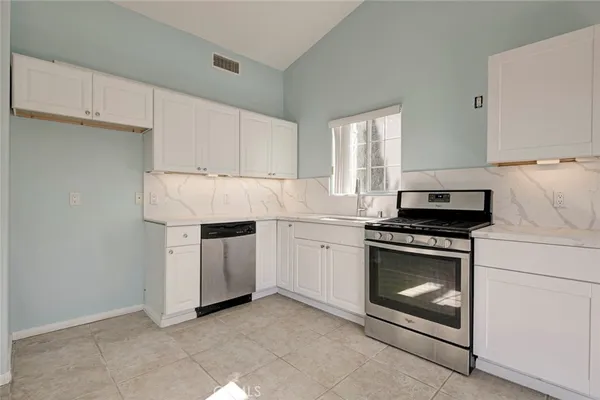 $1,199,000 | 6648 Gaviota Avenue, Lake Balboa, CA 91406