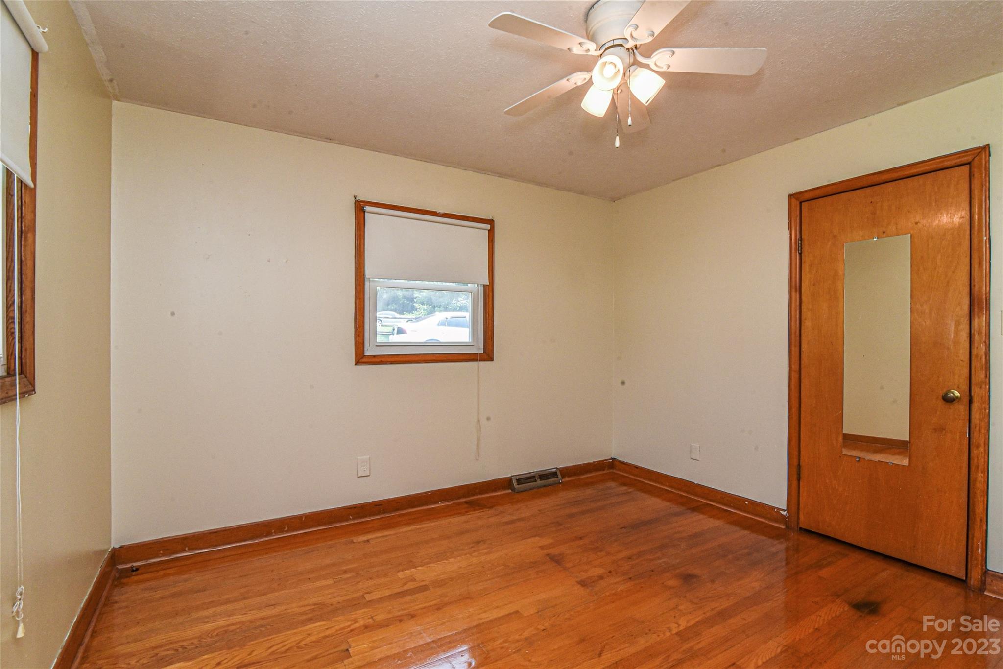 23 Holbrook Road Candler, NC 28715 - Photo 17 of 42 Gallery Image 17