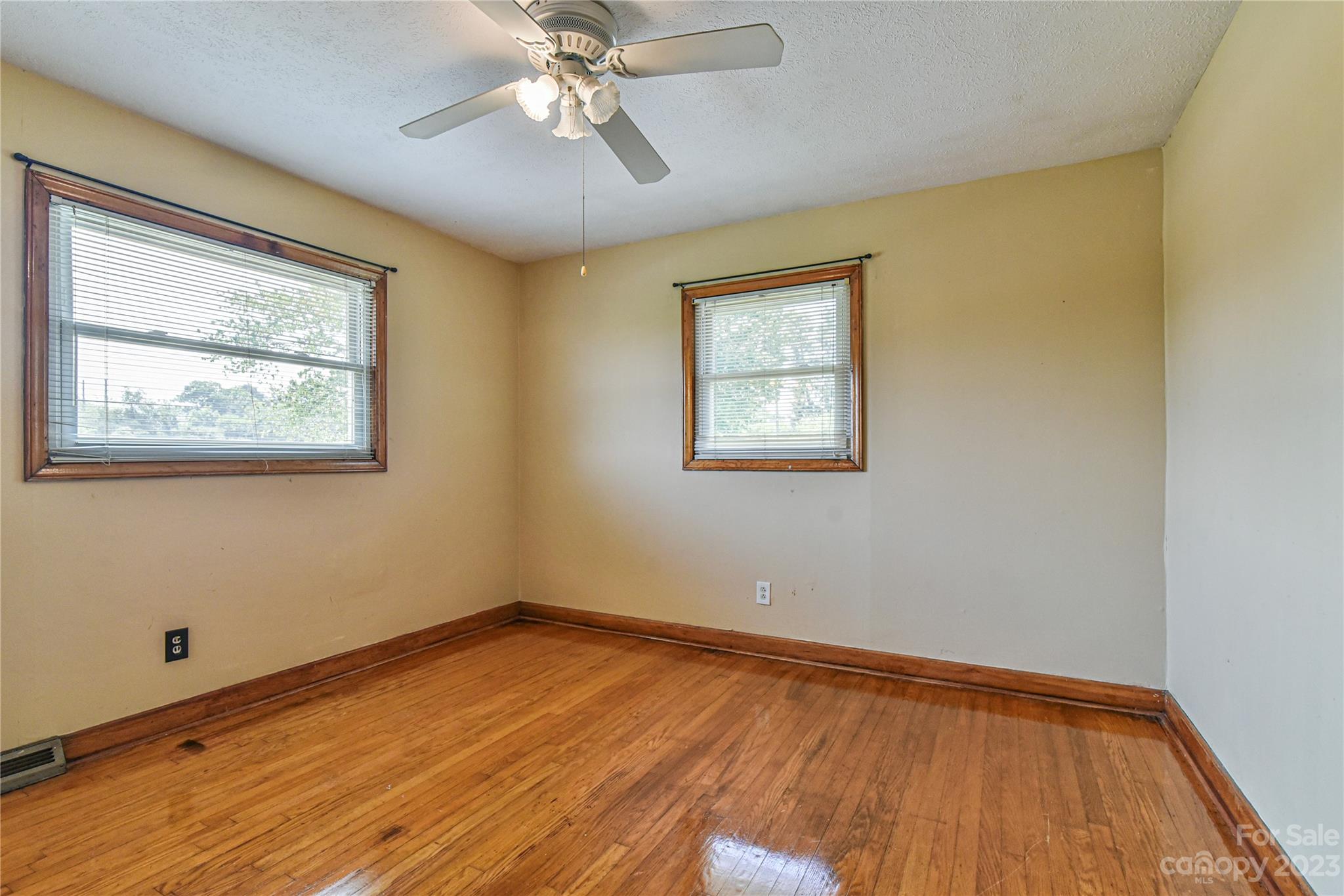 23 Holbrook Road Candler, NC 28715 - Photo 18 of 42 Gallery Image 18