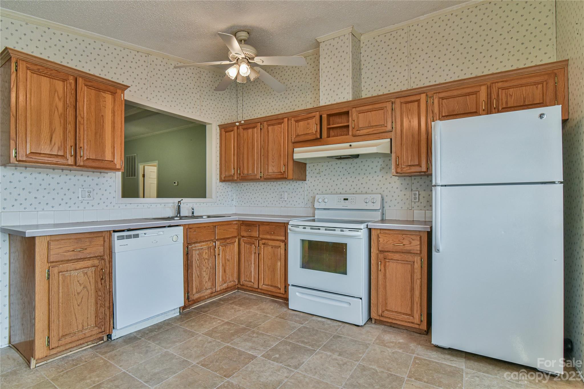 23 Holbrook Road Candler, NC 28715 - Photo 34 of 42 Gallery Image 34
