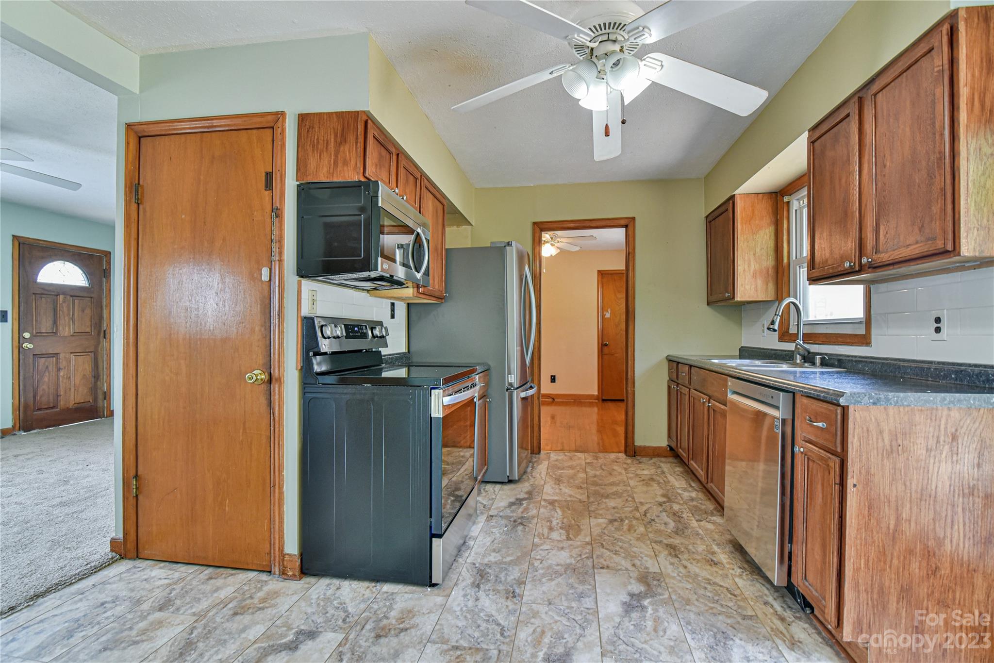 23 Holbrook Road Candler, NC 28715 - Photo 6 of 42 Gallery Image 6