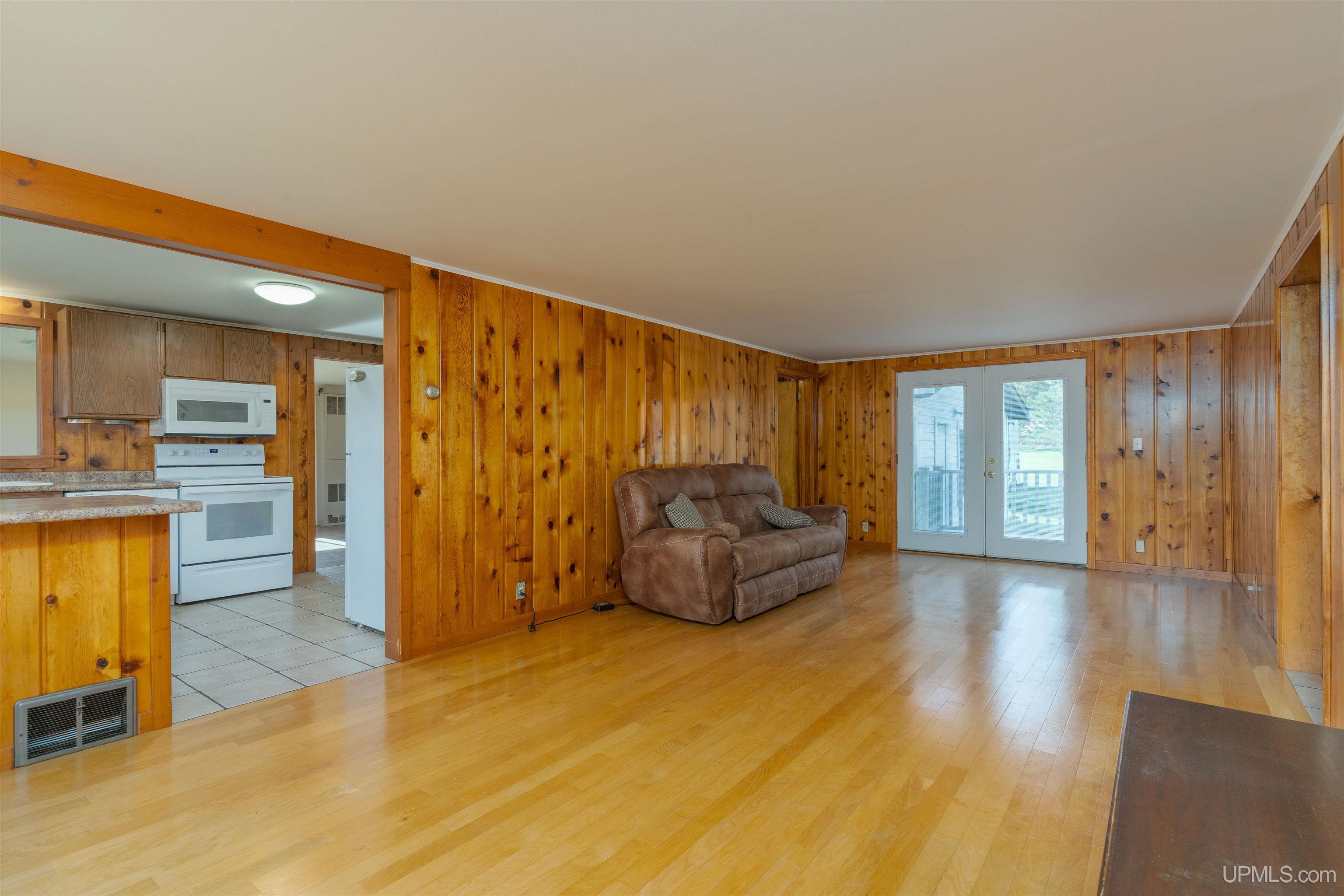 4105 Highway 2 Iron River, MI 49935 - Photo 8 of 36