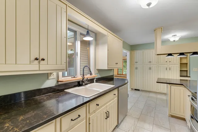 $699,000 | 8 Margaret Street, Essex, VT 05452