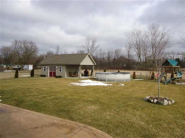 43 Rella Rae Avenue Marysville, MI 48040 - Photo 5 of 28 31091425-5.JPG