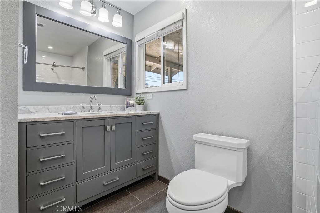 652 Pomeroy Road Nipomo, CA 93444 - Photo 29 of 60 Hallway Bathroom