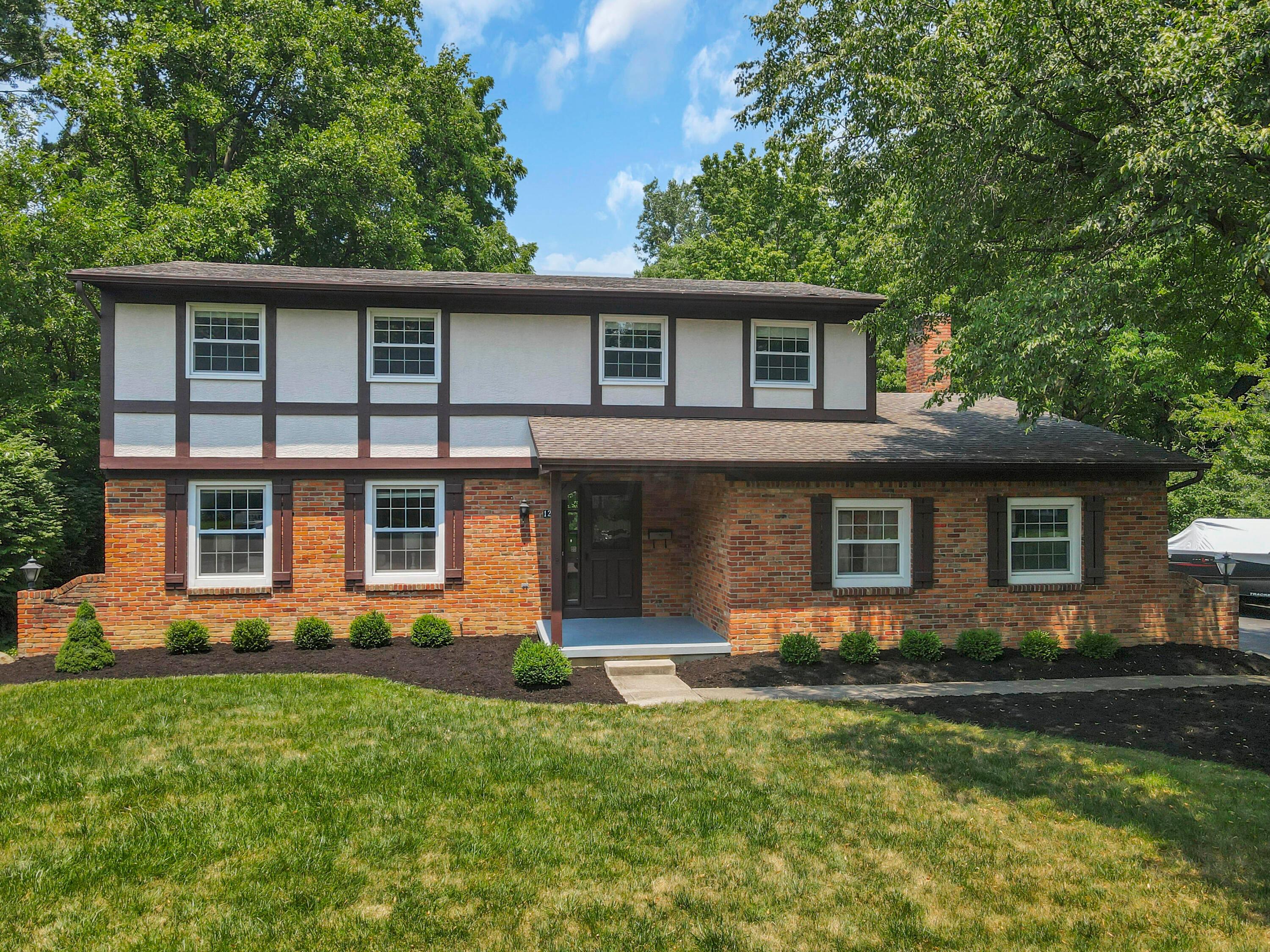 1274 Windham Road Upper Arlington, OH 43220 - Photo 2 of 50