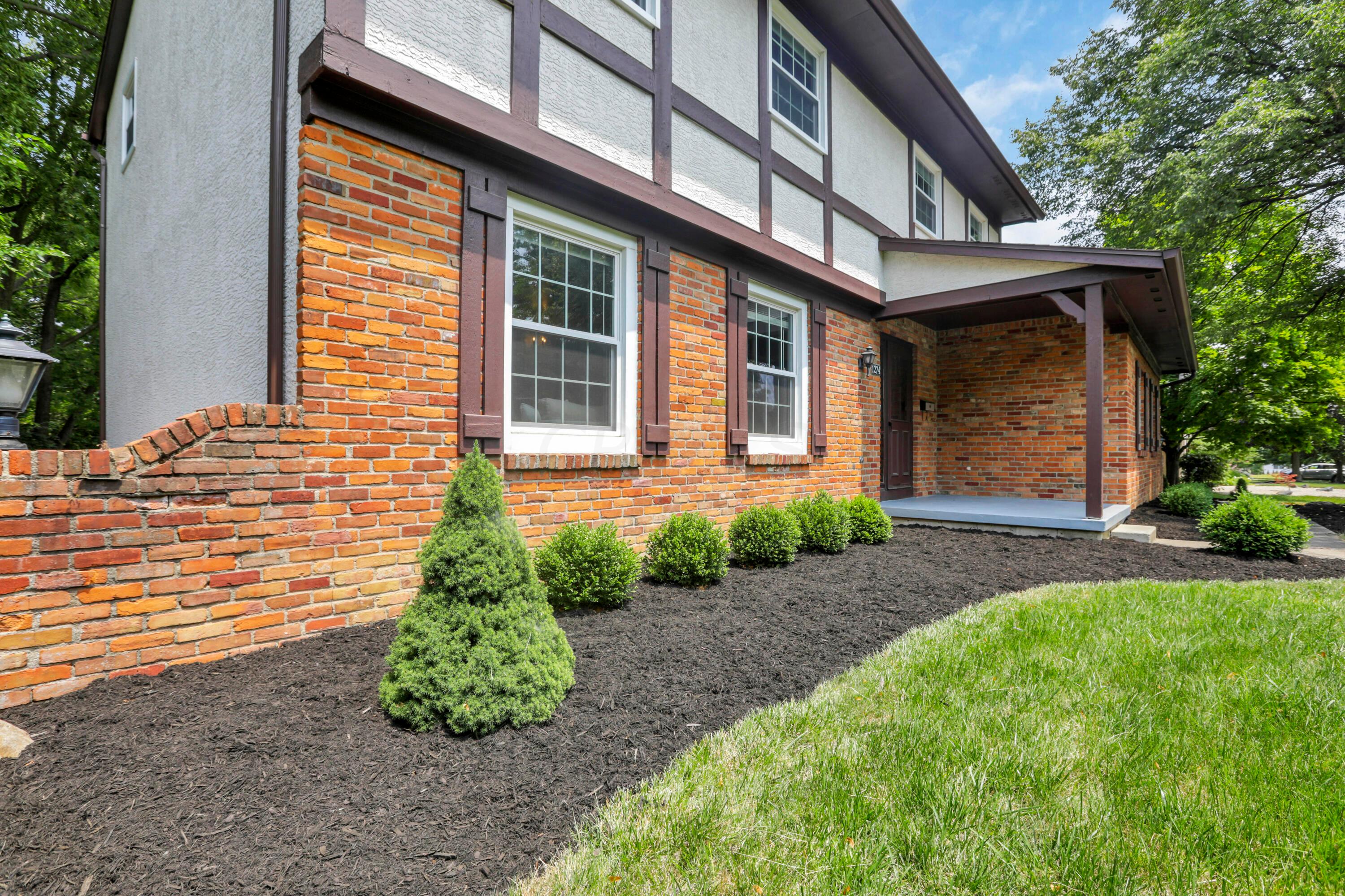 1274 Windham Road Upper Arlington, OH 43220 - Photo 3 of 50