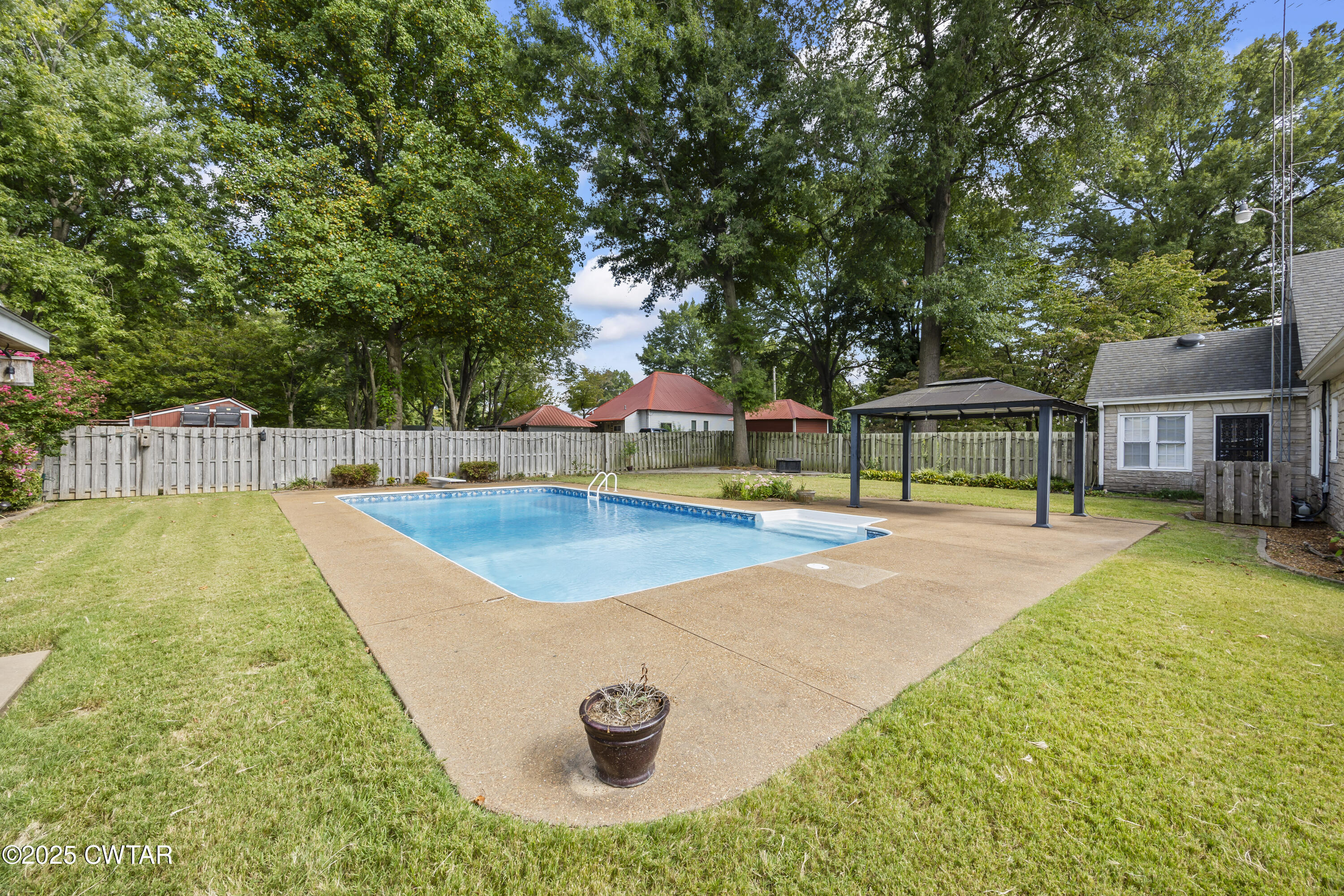 375 East Park Street Alamo, TN 38001 - Photo 24 of 25 E02A5044
