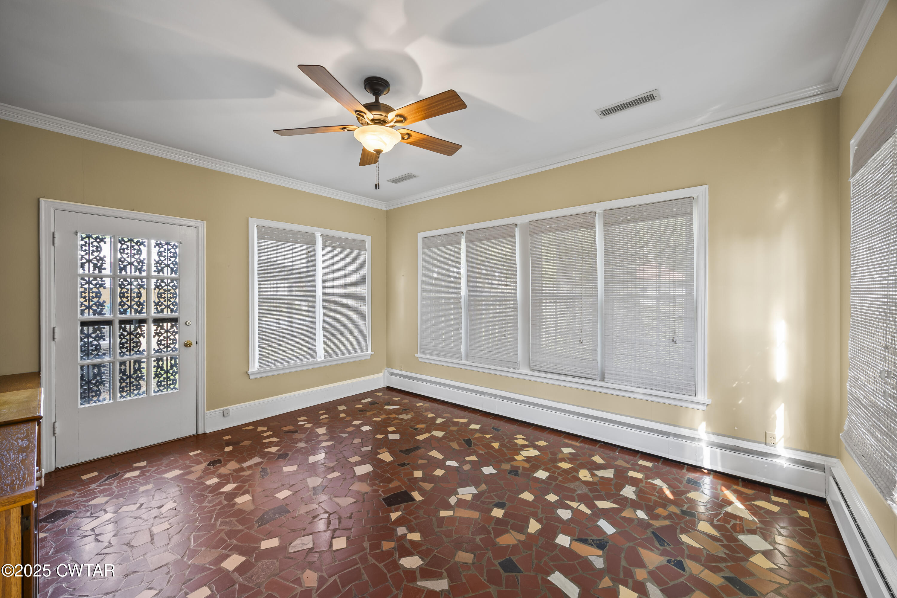 375 East Park Street Alamo, TN 38001 - Photo 7 of 25 E02A5060