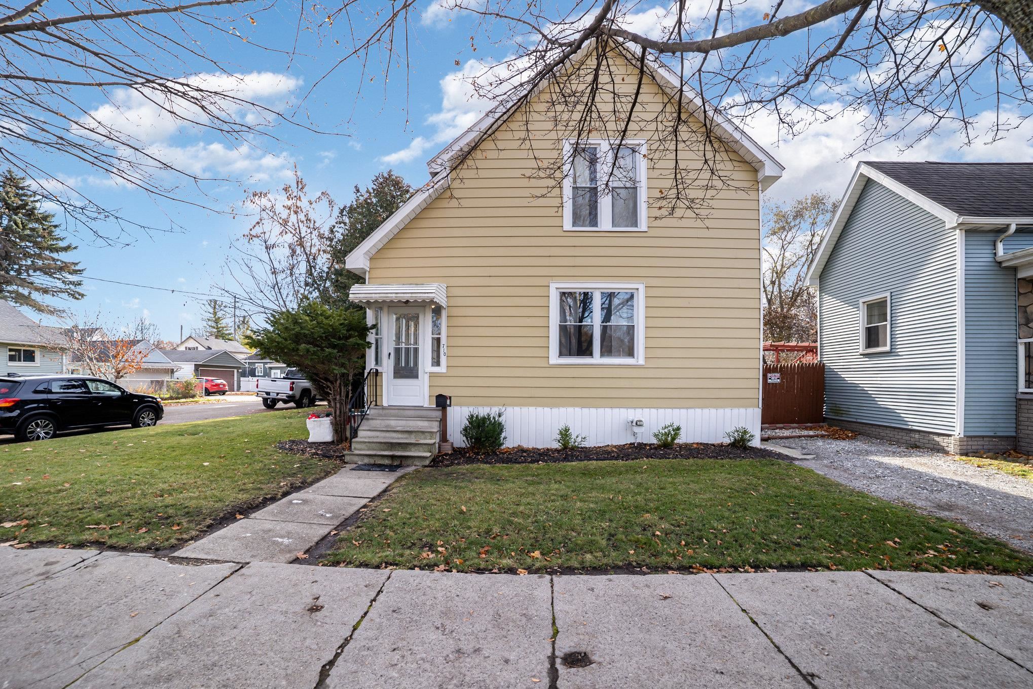 710 18th Street Bay City, MI 48708 - Photo 2 of 16 Gallery Image 2