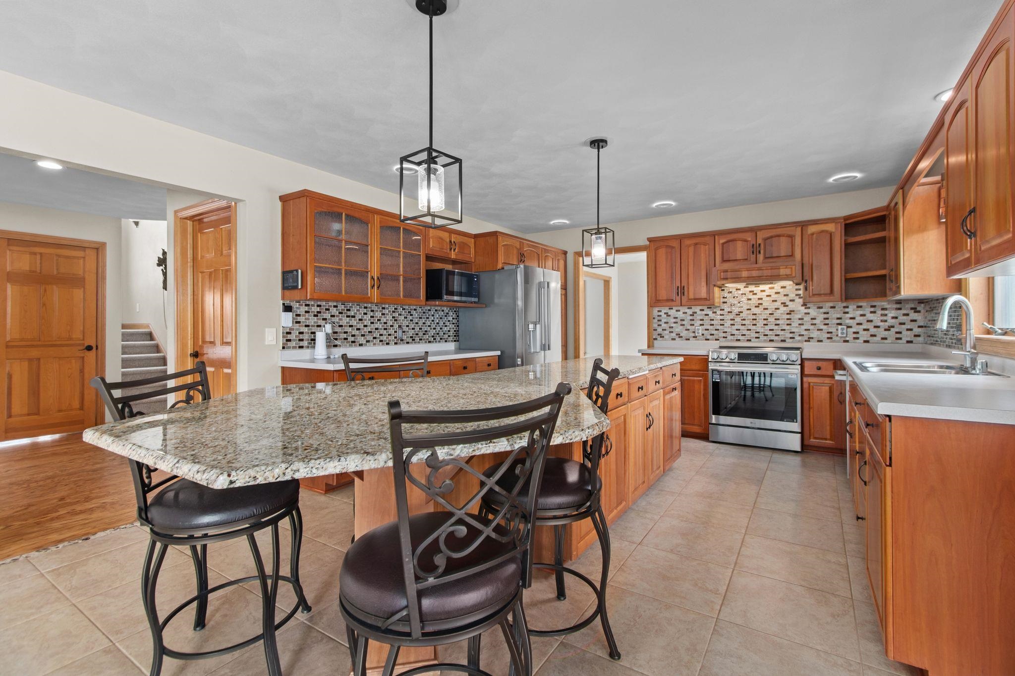 W3165 Center Valley Road Freedom, WI 54165 - Photo 15 of 77