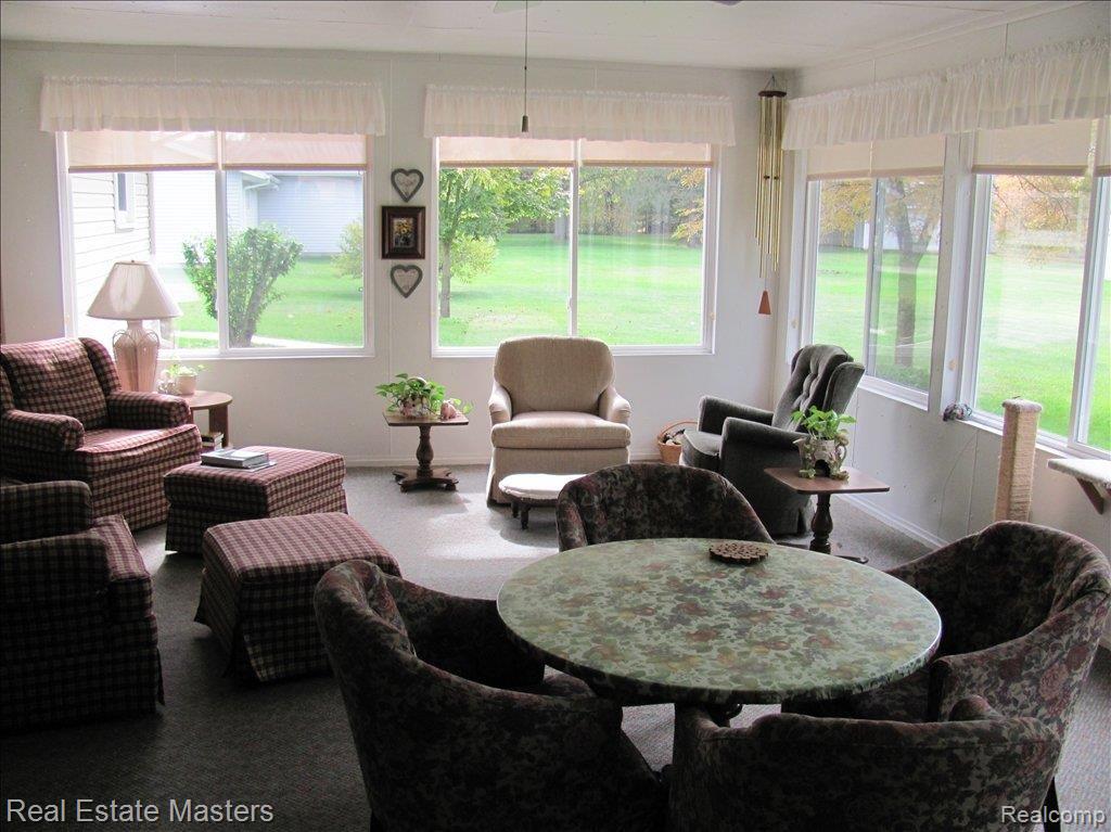 3365 Range Road Port Huron, MI 48060 - Photo 10 of 13 SEASONAL ROOM