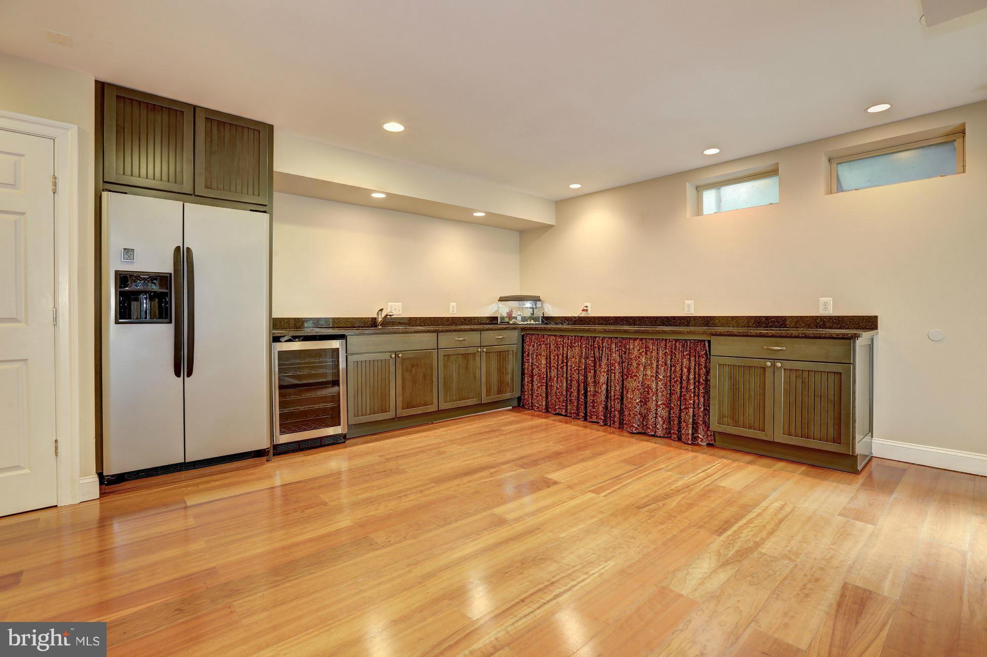 11500 Ridge Mist Terrace Potomac, MD 20854 - Photo 20 of 30 Lower Level Party Kitchen
