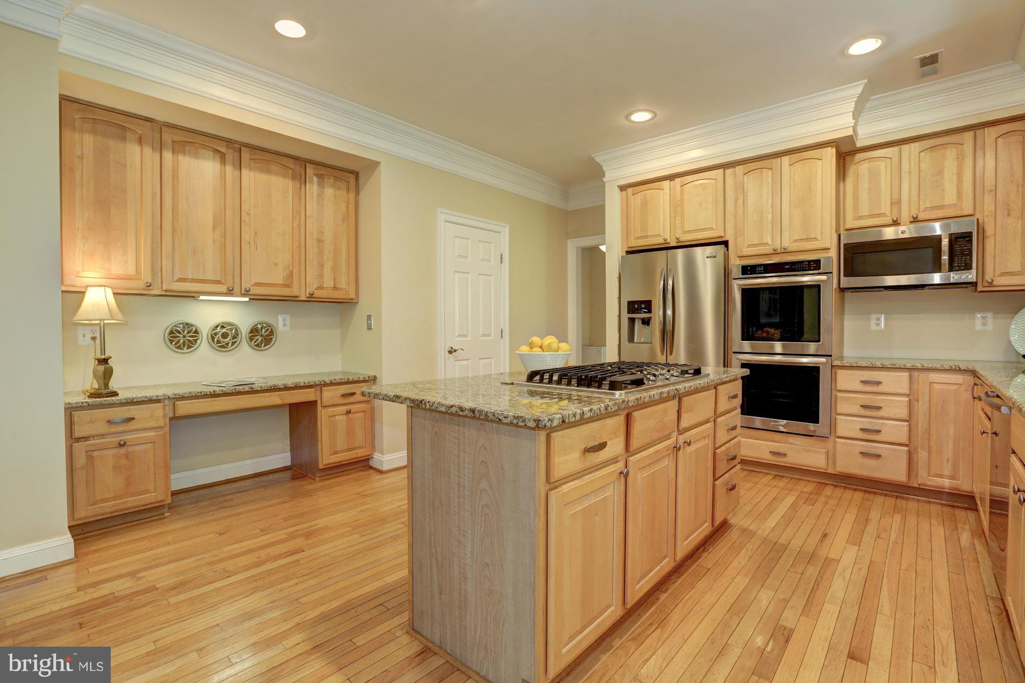 11500 Ridge Mist Terrace Potomac, MD 20854 - Photo 8 of 30 Kitchen