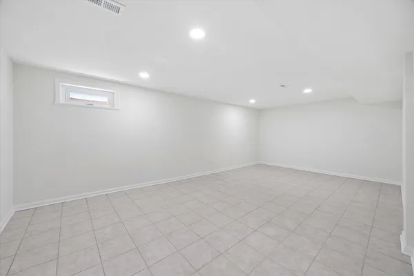 $3,500 | 4396 Central Avenue, Unit A, Western Springs, IL 60558