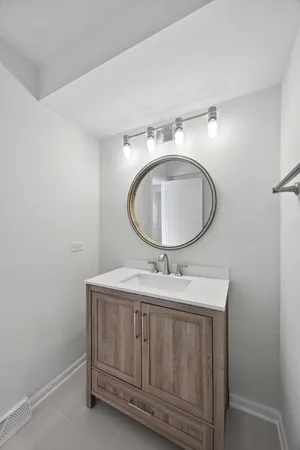 $3,500 | 4396 Central Avenue, Unit A, Western Springs, IL 60558
