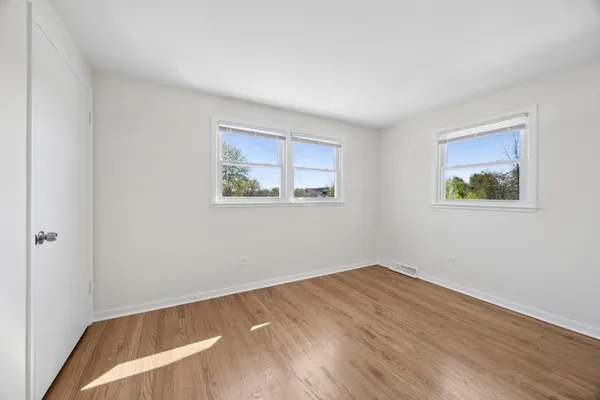 $3,500 | 4396 Central Avenue, Unit A, Western Springs, IL 60558